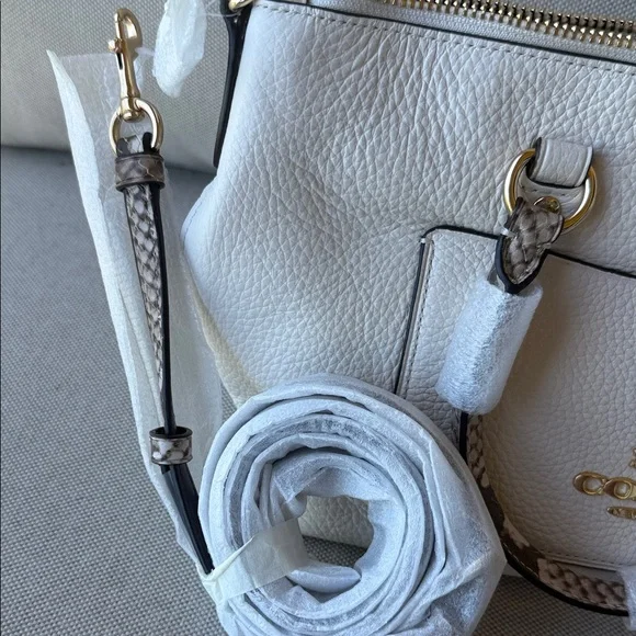 Coach Cream Leather Shoulder Bag - Picture 5 of 8